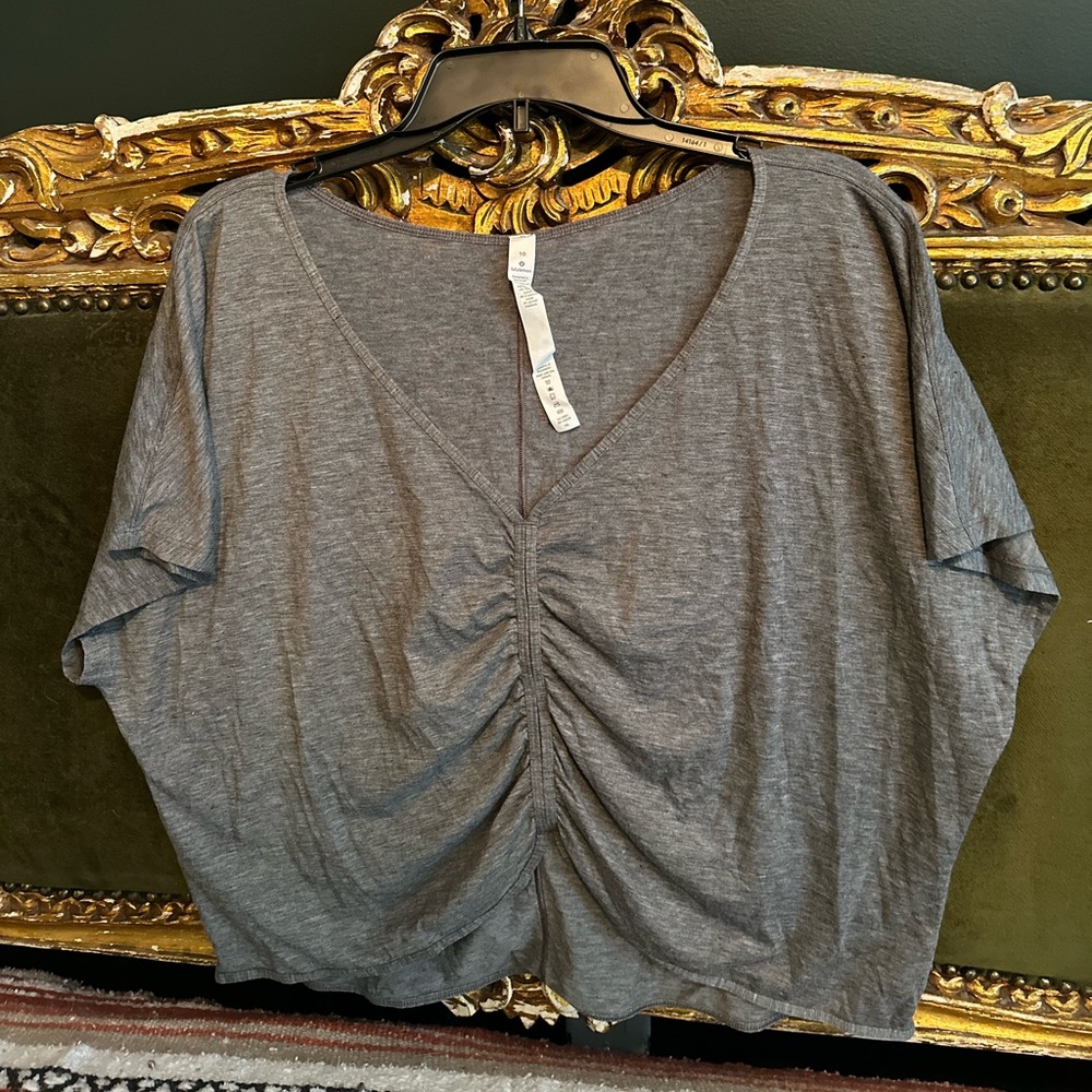Lululemon top
